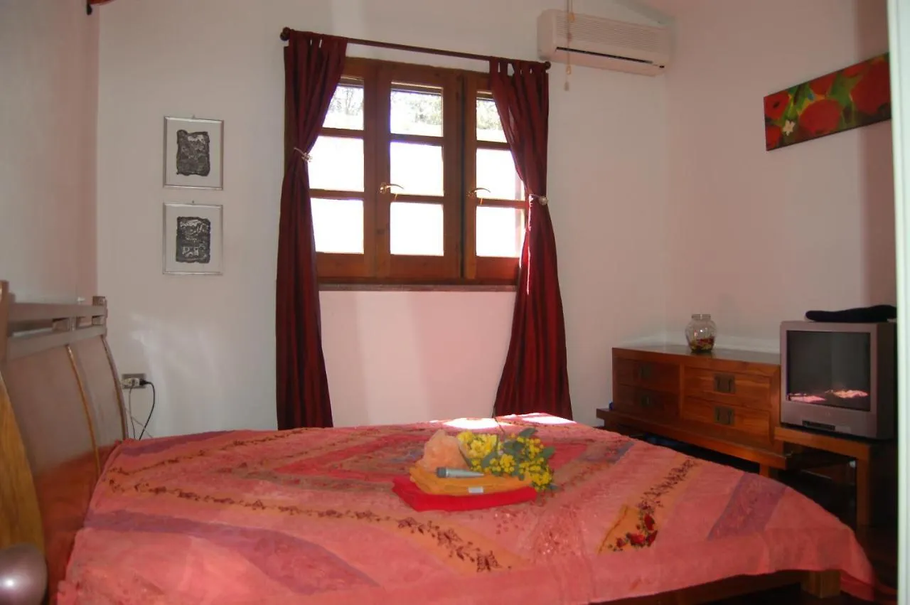 Bed & Breakfast Villa Delle Torri Pula Italy